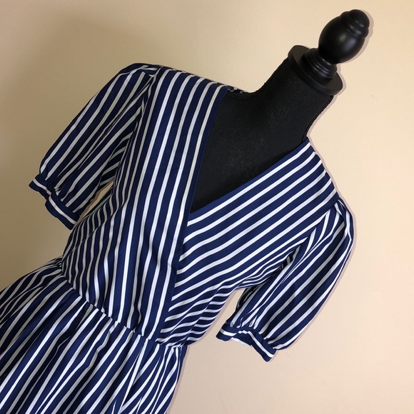 Summer Stripped Dress 👗 - Picture 2 of 4